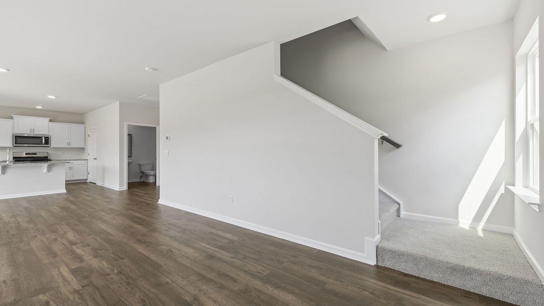 Spacious, unfurnished interior of a new home in Woodglen, Piedmont (Image 17).