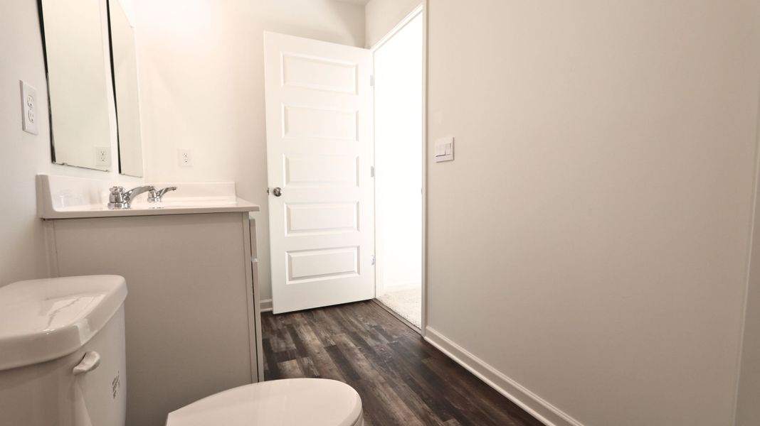 Furnished interior view inside a new home in Liberty, Panama City (Image 8).