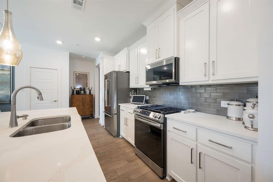 Furnished interior view inside a new home in , Wylie (Image 11).