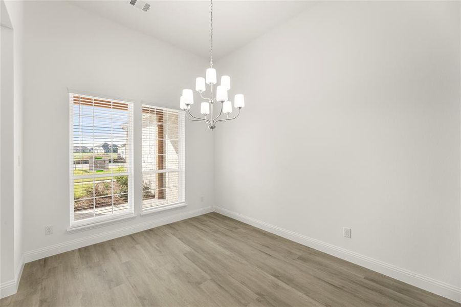 05. 4010 Tamarack - Dining 05. 4010 Tamarack - Dining