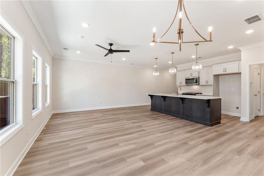 Spacious, unfurnished interior of a new home in Cherokee Township, Acworth (Image 28).