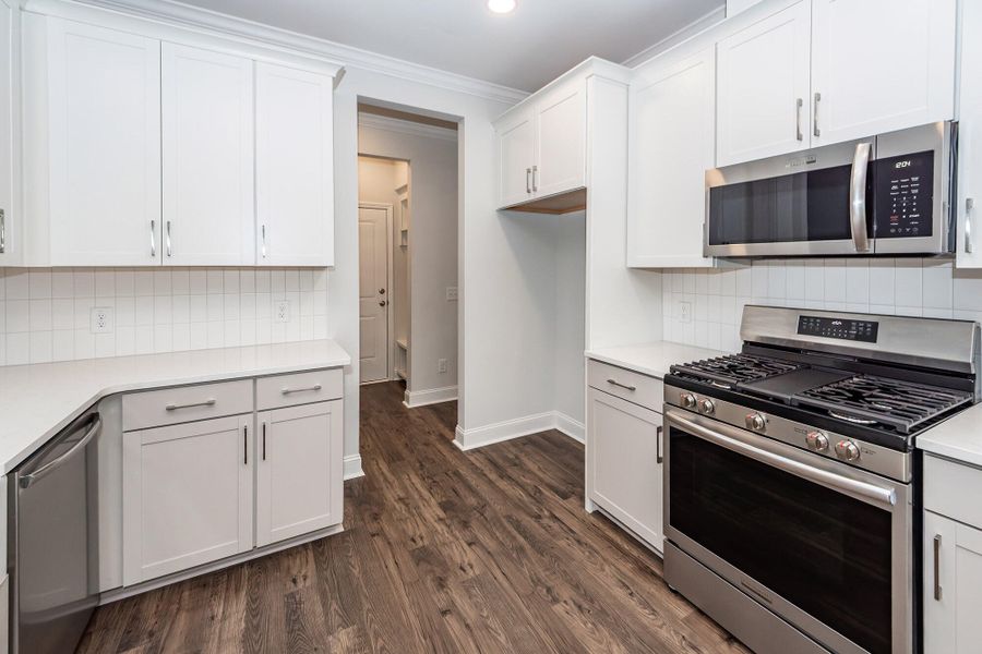 Furnished interior view inside a new home in Hampton Woods, Summerville (Image 10). Furnished interior view inside a new home in Hampton Woods, Summerville (Image 10).
