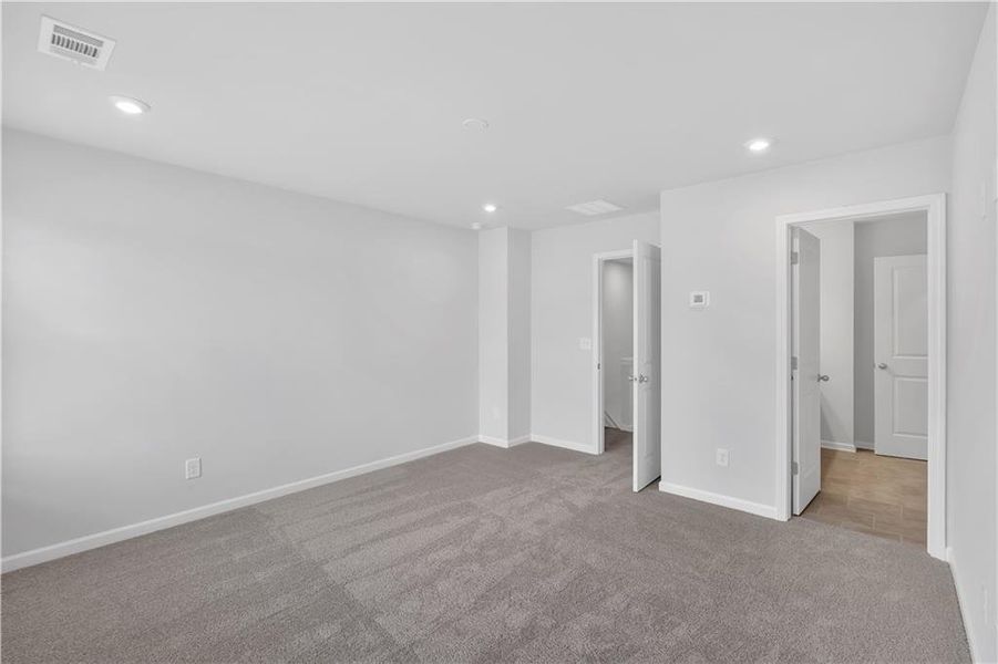 Spacious, unfurnished interior of a new home in Village Green, Adairsville (Image 22).