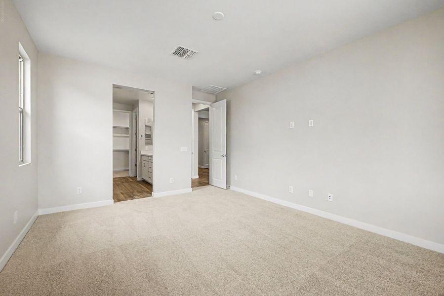 Spacious, unfurnished interior of a new home in Citrus Park, Goodyear (Image 10).