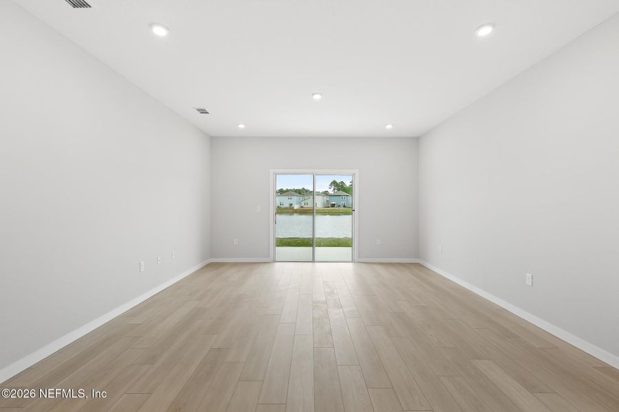 Spacious, unfurnished interior of a new home in , Jacksonville (Image 16).