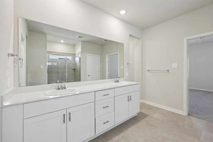 Furnished interior view inside a new home in Southridge - Signature Series, McKinney (Image 15). Furnished interior view inside a new home in Southridge - Signature Series, McKinney (Image 15).