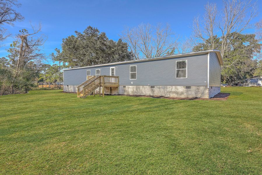 Exterior details and patio area of a home in , Summerville (Image 15).