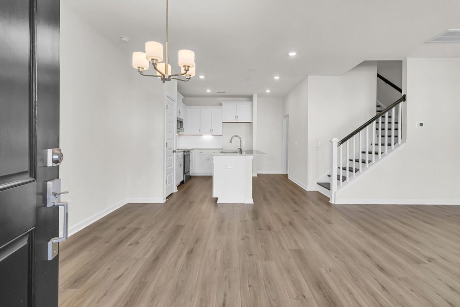 Spacious, unfurnished interior of a new home in Six Oaks, Summerville (Image 19).