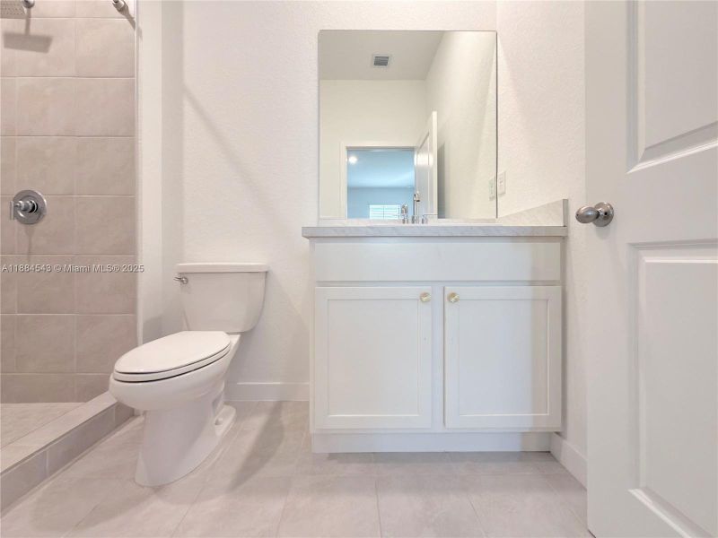 Furnished interior view inside a new home in , Pompano Beach (Image 4).