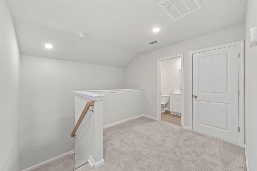 Spacious, unfurnished interior of a new home in Blue Heron Retreat, Little River (Image 21).