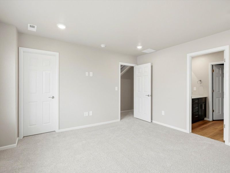Spacious, unfurnished interior of a new home in Three Hills, Morrison (Image 14). Spacious, unfurnished interior of a new home in Three Hills, Morrison (Image 14).