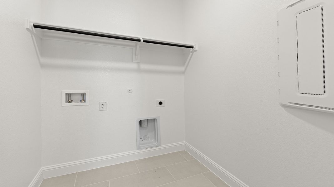 Spacious, unfurnished interior of a new home in Hillside Village 40s, Celina (Image 27).