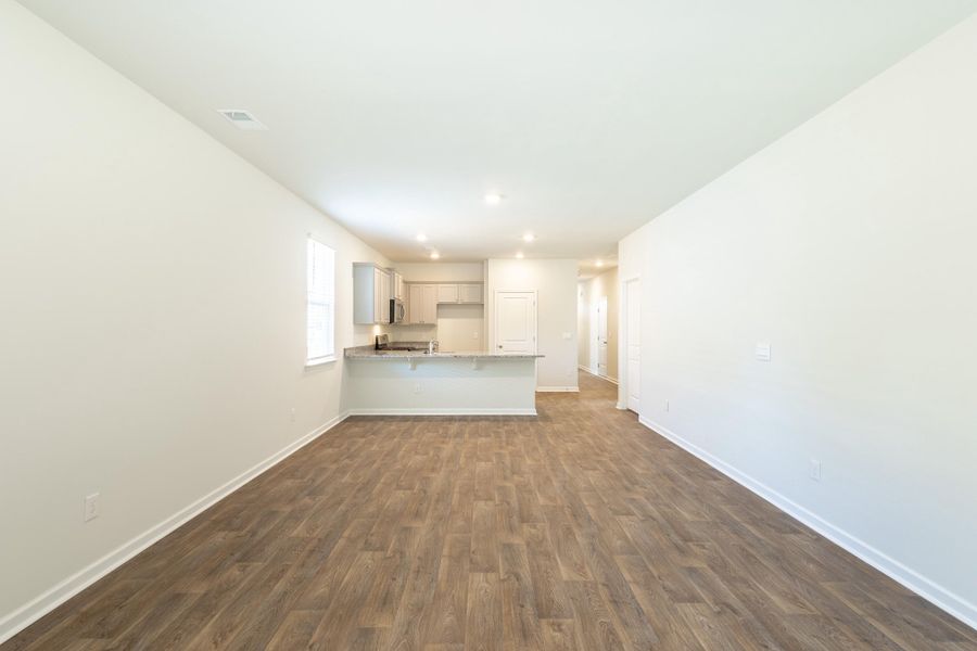 Spacious, unfurnished interior of a new home in , Summerville (Image 17).