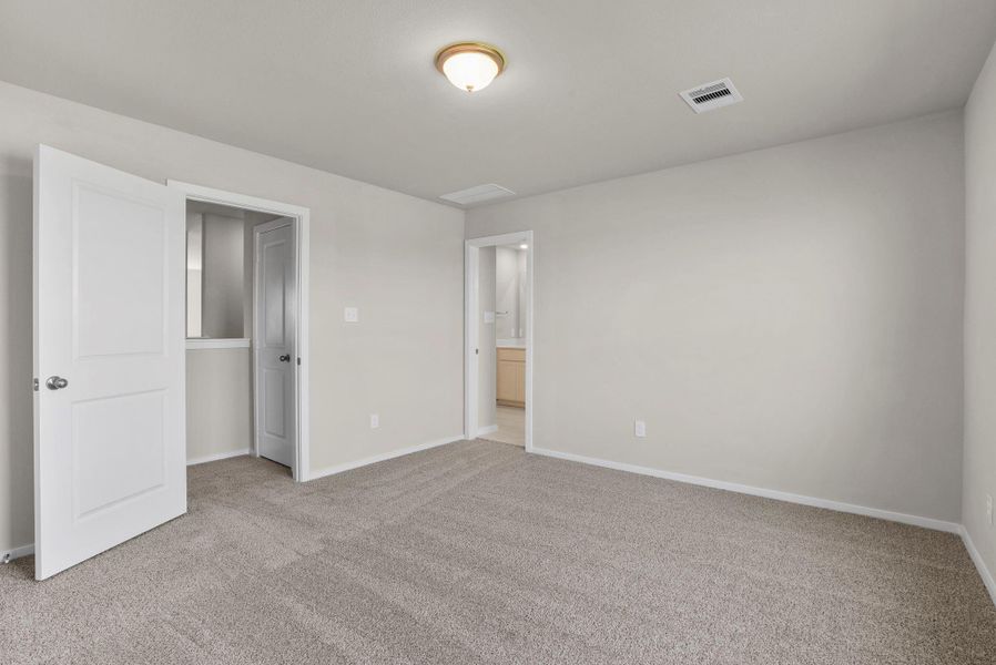 Spacious, unfurnished interior of a new home in Arabella on the Prairie, Richmond (Image 25).