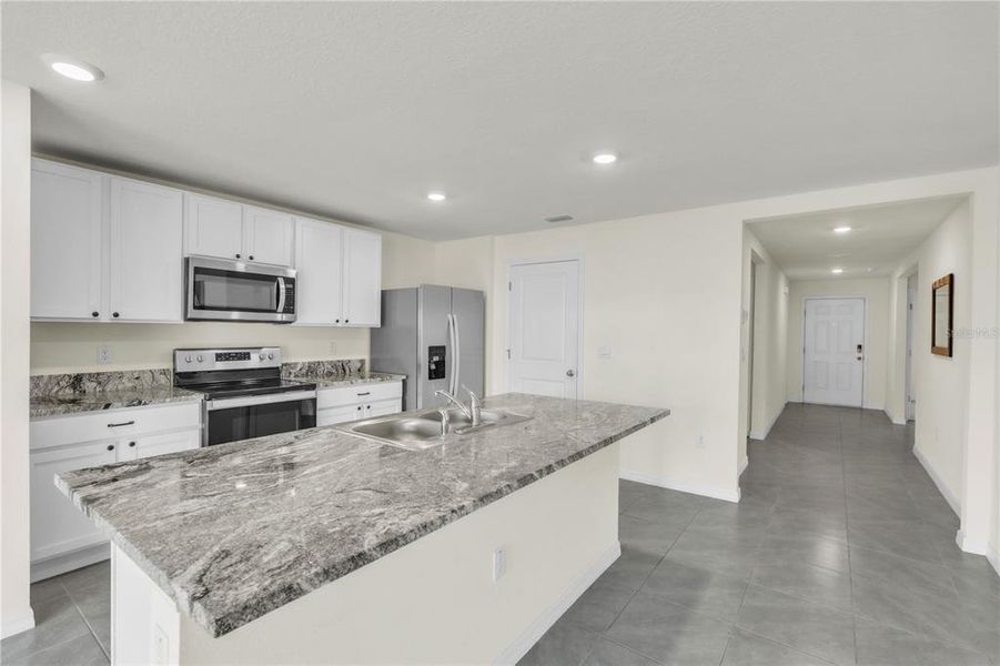 Furnished interior view inside a new home in River Park, Tampa (Image 9).
