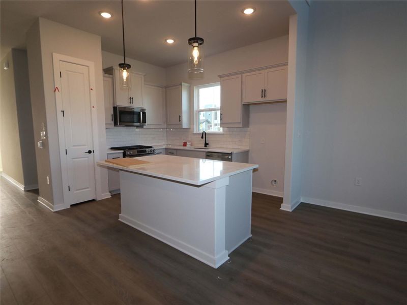 Furnished interior view inside a new home in Estancia West, Manchaca (Image 10).
