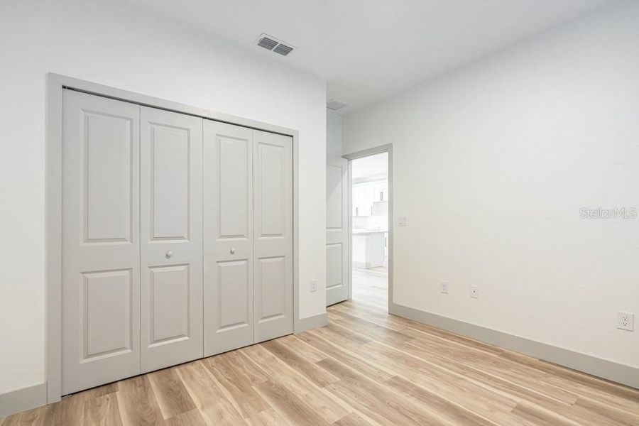Spacious, unfurnished interior of a new home in , Apopka (Image 11).