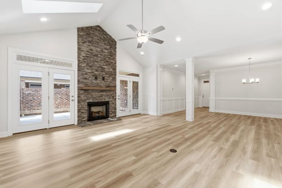 Spacious, unfurnished interior of a new home in Weybridge, Burlington (Image 27).