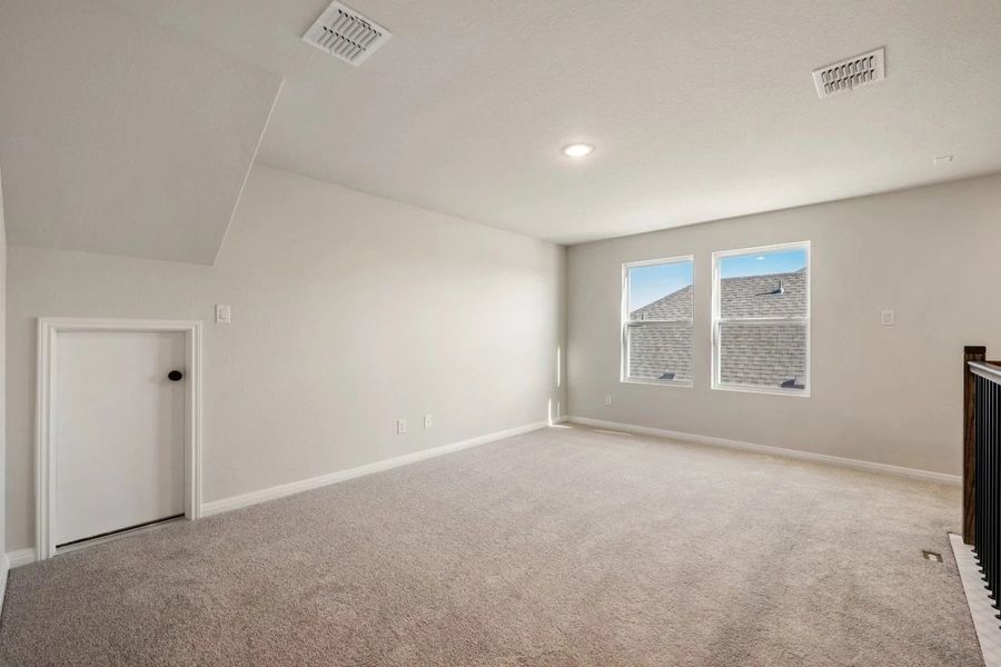Spacious, unfurnished interior of a new home in Patterson Ranch, Georgetown (Image 41).