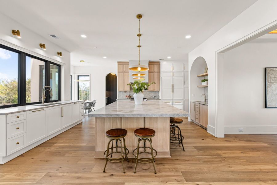 Furnished interior view inside a new home in , Charleston (Image 81).