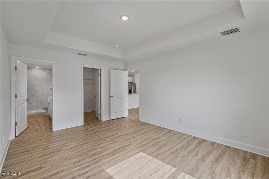 Spacious, unfurnished interior of a new home in Cape Coral, Cape Coral (Image 25).