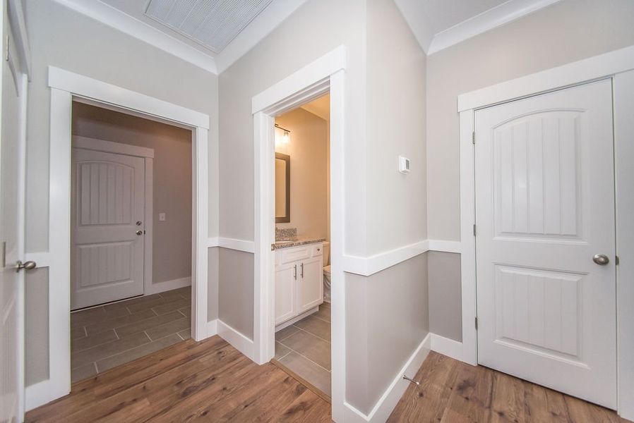 Representative unfurnished interior of a home built from the Beaumont Elite by Enchanted Homes in Pointe Summit, Slater-Marietta (Image 48).