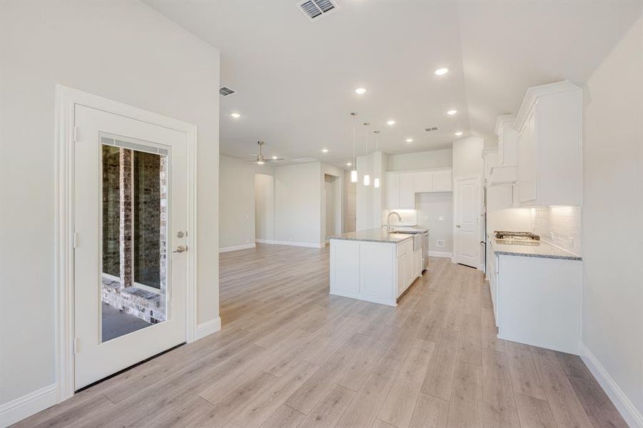 Spacious, unfurnished interior of a new home in The Lakes at Parks of Aledo, Aledo (Image 33).