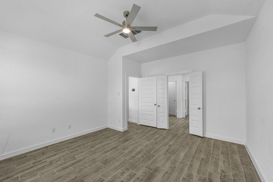Spacious, unfurnished interior of a new home in Beacon Hill, Waller (Image 17).