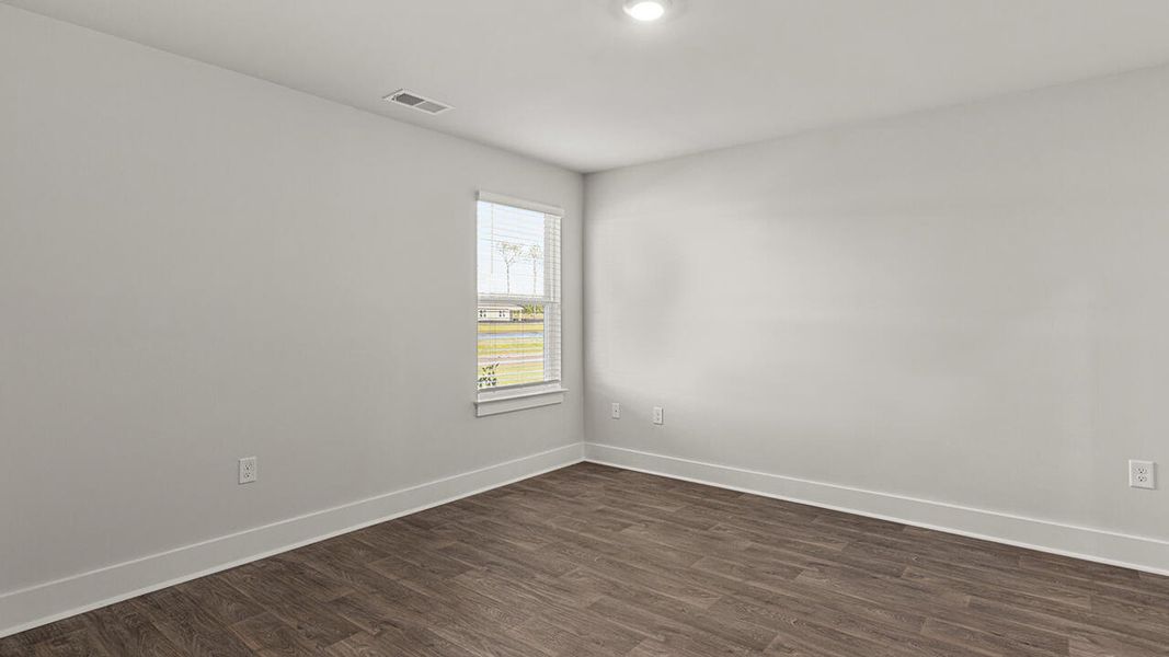 Spacious, unfurnished interior of a new home in Sidbury Station, Castle Hayne (Image 20).