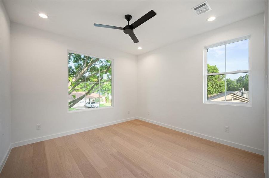 Spacious, unfurnished interior of a new home in , Dallas (Image 23).