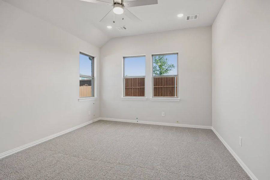 Spacious, unfurnished interior of a new home in Heartland 40's, Heartland (Image 19).