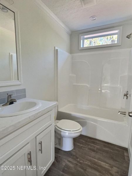 Furnished interior view inside a new home in , Palatka (Image 6).