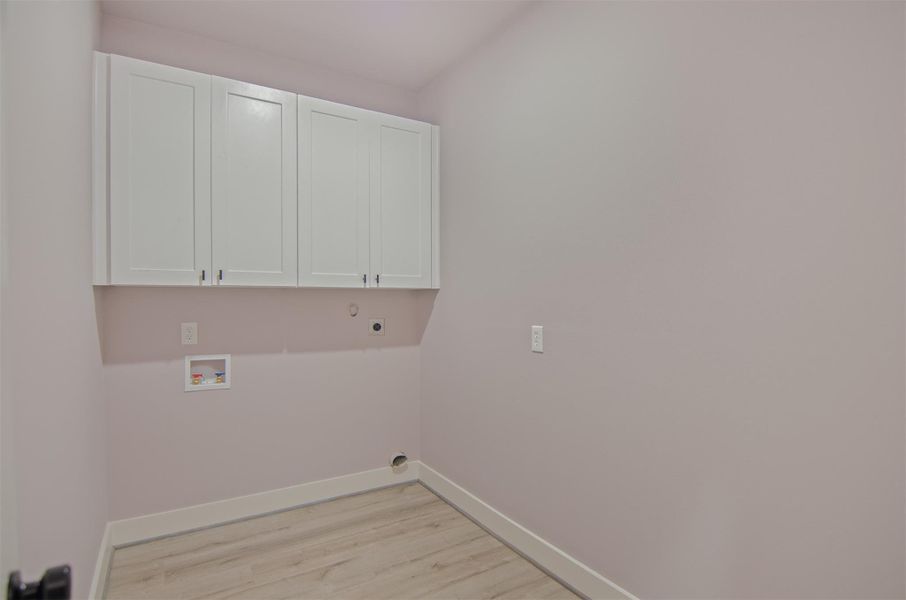 Spacious, unfurnished interior of a new home in , Montgomery (Image 13).