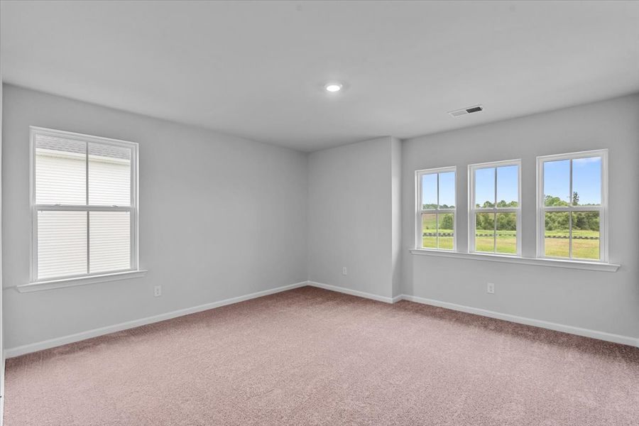 Spacious, unfurnished interior of a new home in Fieldstone, Lexington (Image 31).