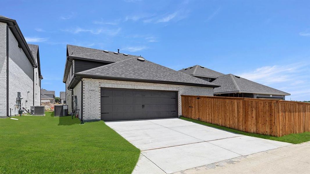 28. 1425 Clare - Back