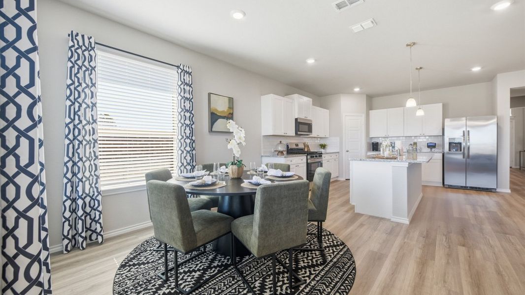 Furnished interior view inside a new home in Trails of Elizabeth Creek, Fort Worth (Image 10).
