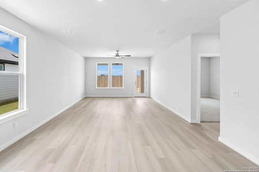 Spacious, unfurnished interior of a new home in Willowbrook, New Braunfels (Image 13).