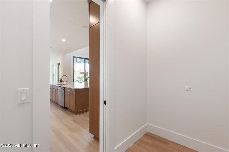 Spacious, unfurnished interior of a new home in Tamaya, Jacksonville (Image 23).