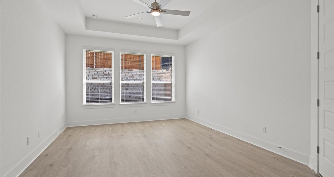 Spacious, unfurnished interior of a new home in Highland Village, Georgetown (Image 30).
