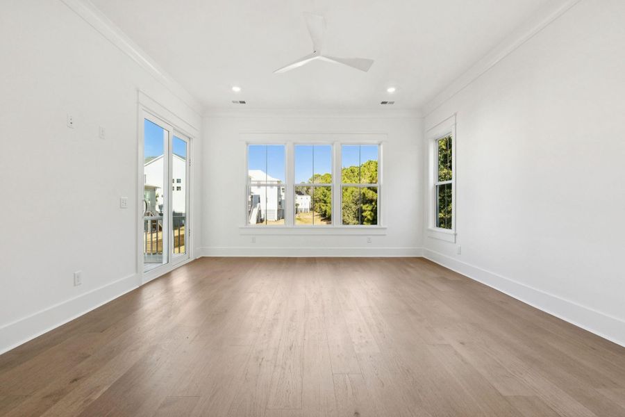 Spacious, unfurnished interior of a new home in Overlook at Copahee Sound, Awendaw (Image 27).