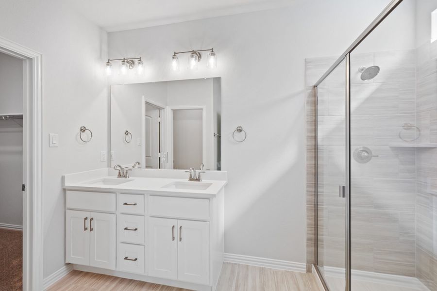 Furnished interior view inside a new home in Elevon, Lavon (Image 10).