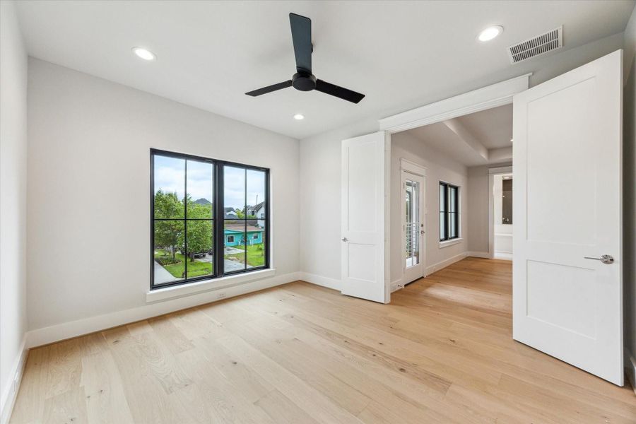 Flex space is great for a second study, workout room, nursery, or lounge! Flex space is great for a second study, workout room, nursery, or lounge!