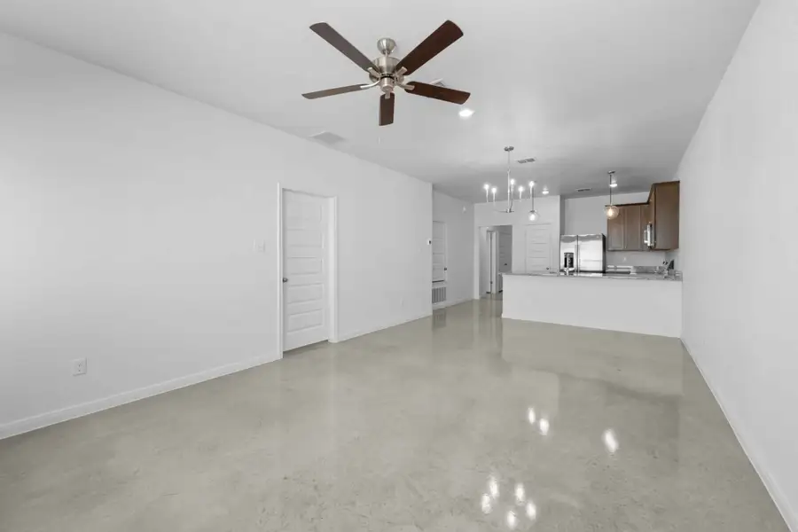 Spacious, unfurnished interior of a new home in Ridge at Knob Creek Duplexes, Temple (Image 3). Spacious, unfurnished interior of a new home in Ridge at Knob Creek Duplexes, Temple (Image 3).