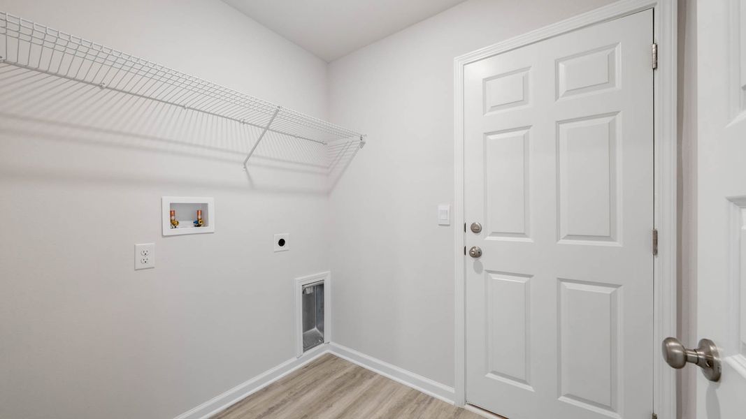Spacious, unfurnished interior of a new home in Park Place, Panama City (Image 26).