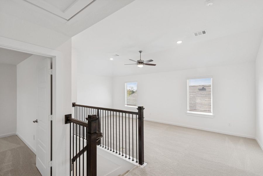 Spacious, unfurnished interior of a new home in Summerview, Fulshear (Image 24).