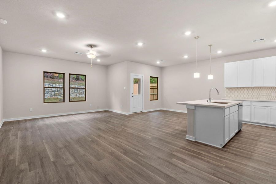 Spacious, unfurnished interior of a new home in Westridge Cove 40', Conroe (Image 16).