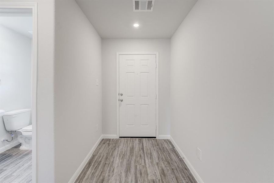Spacious, unfurnished interior of a new home in Heather Heights, Itasca (Image 17). Spacious, unfurnished interior of a new home in Heather Heights, Itasca (Image 17).