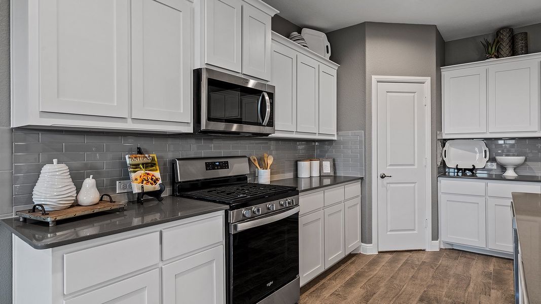 Furnished interior view inside a new home in Morningstar, Aledo (Image 9).