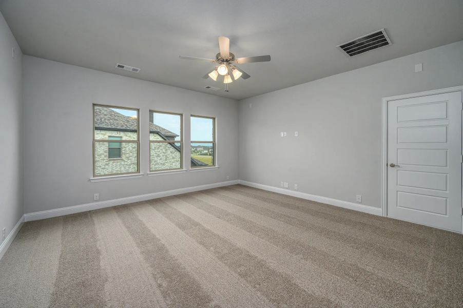 Representative unfurnished interior of a home built from the Portico by Stonehollow Homes in Heritage Grove, Blue Ridge (Image 34).