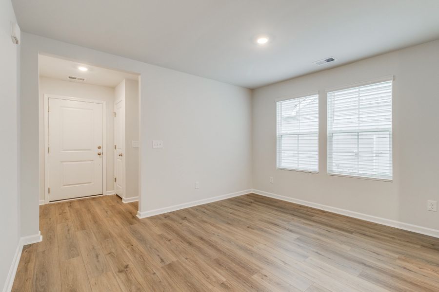 Spacious, unfurnished interior of a new home in Killians Crossing, Blythewood (Image 15).